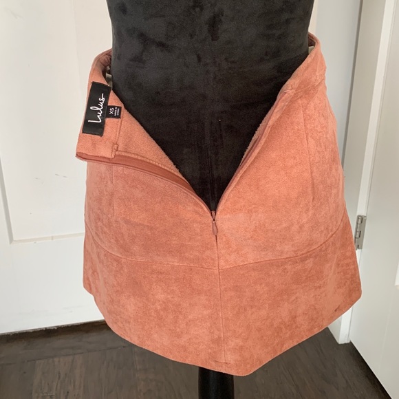 Lulu’s suede skirt - Picture 5 of 8